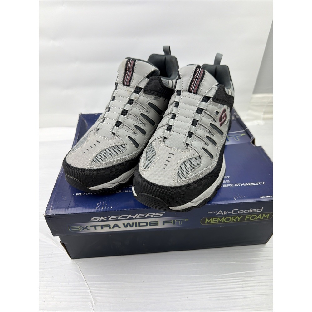 Skechers Mens Shoes Size 12 Extra Wide New in Box See Description Spot / Dirt